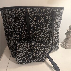 Thirty-One Cindy tote in large leopard weave with matching mini zip pouch